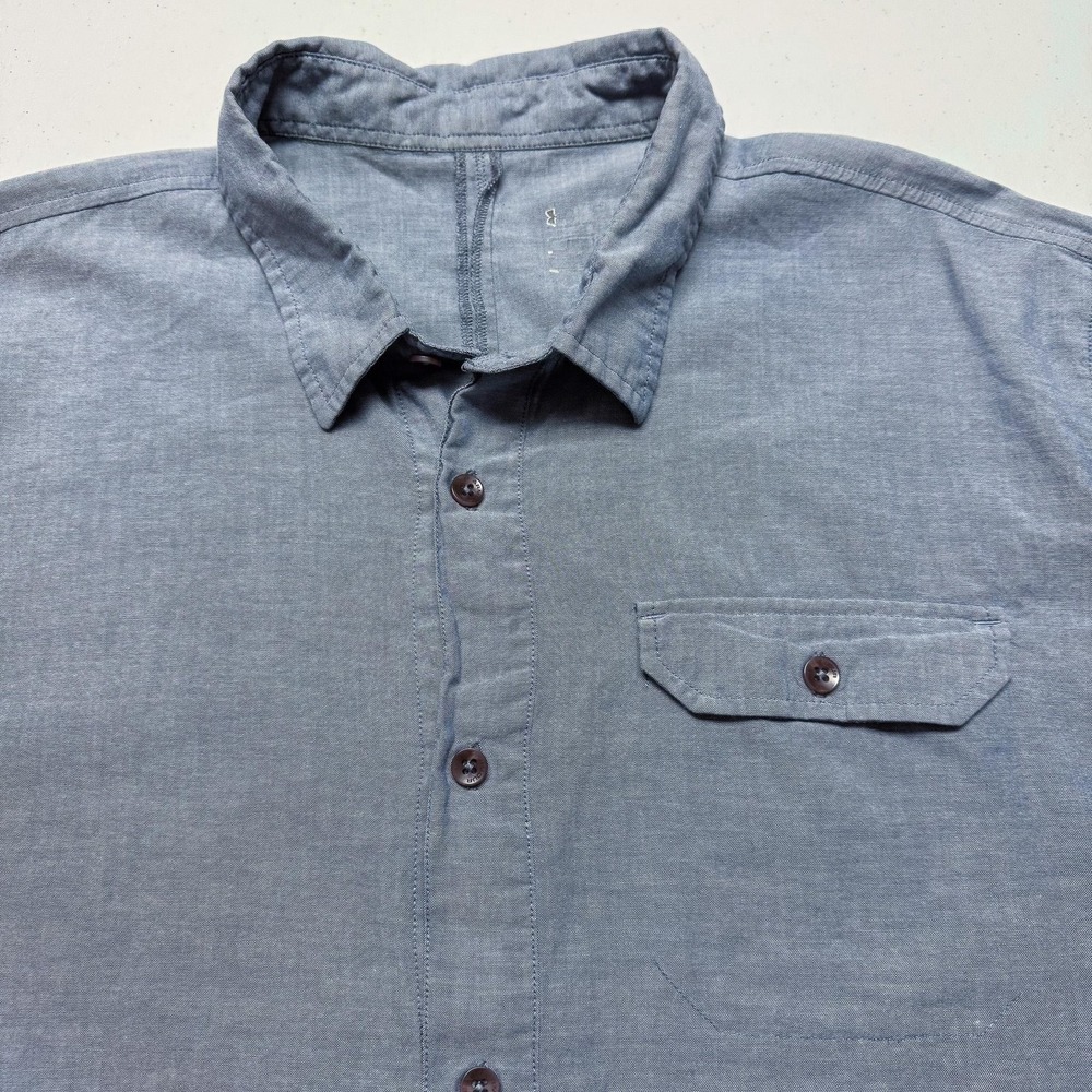 Under Armour Shirt Mens Extra Large Blue Chambray Short Sleeve Button 1242456